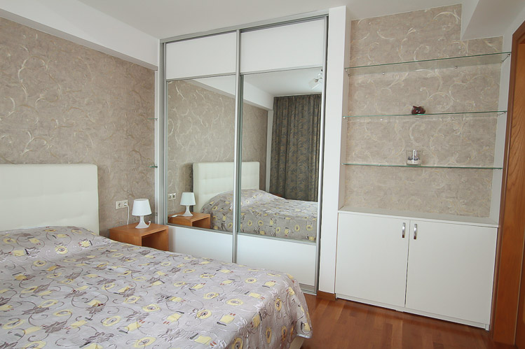 Roses Valley Apartment es un apartamento de 3 habitaciones en alquiler en Chisinau, Moldova